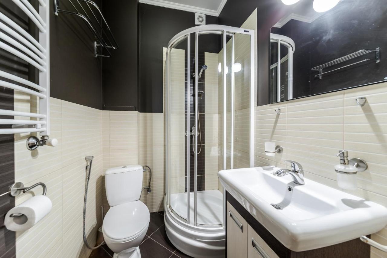 Apartment On Stavropihiiska Street 1 ลวีฟ ภายนอก รูปภาพ