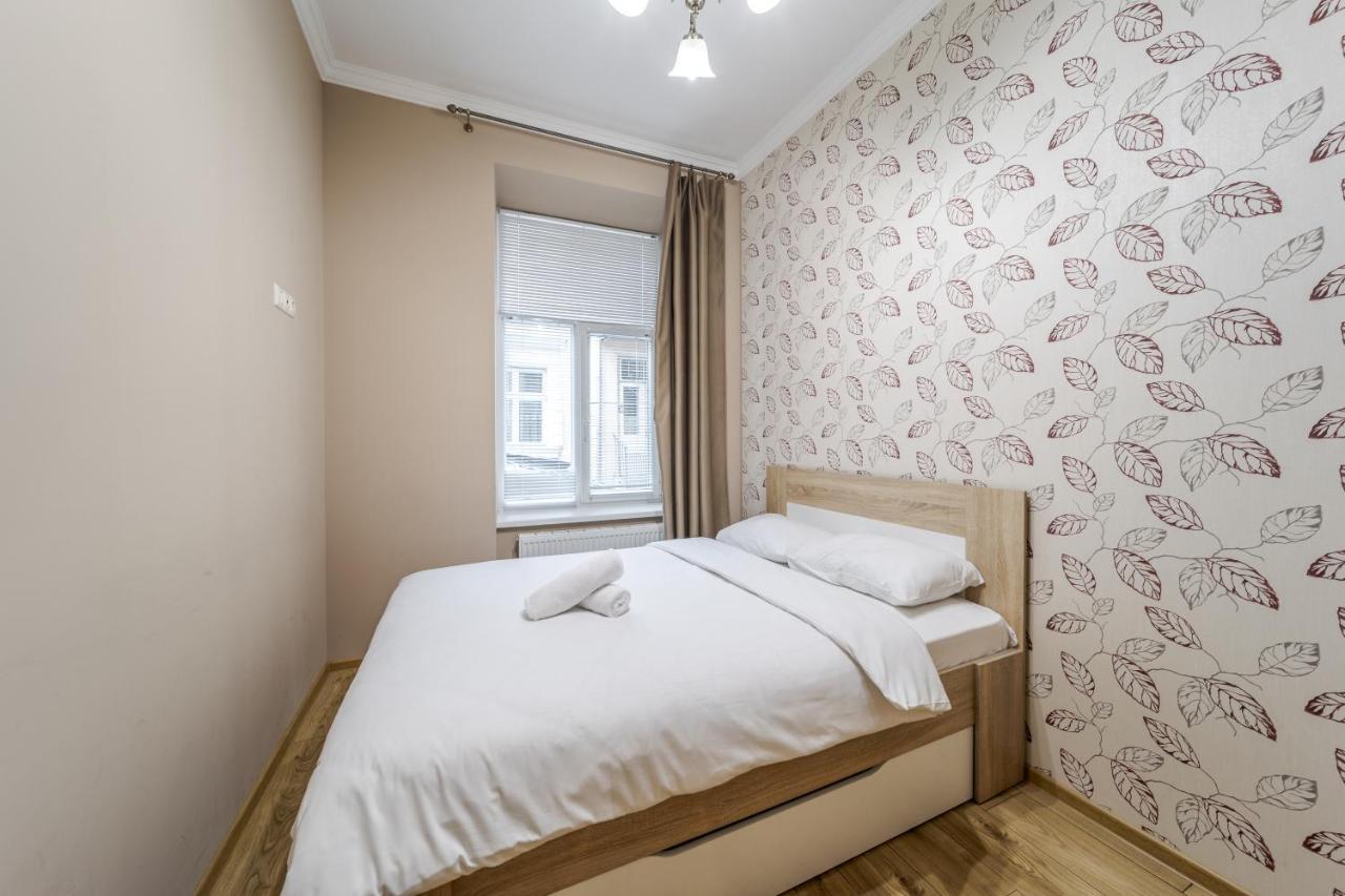 Apartment On Stavropihiiska Street 1 ลวีฟ ภายนอก รูปภาพ