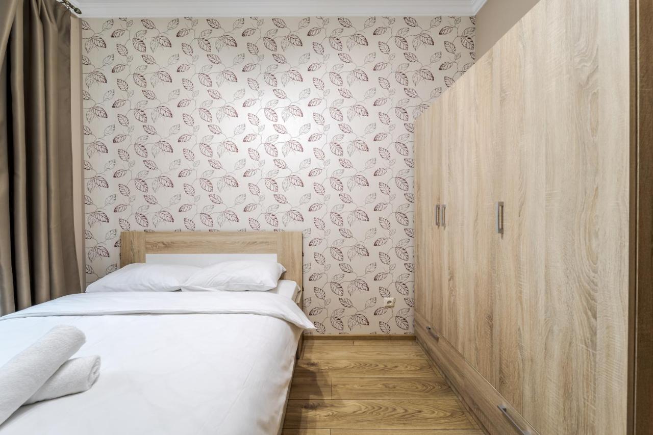 Apartment On Stavropihiiska Street 1 ลวีฟ ภายนอก รูปภาพ