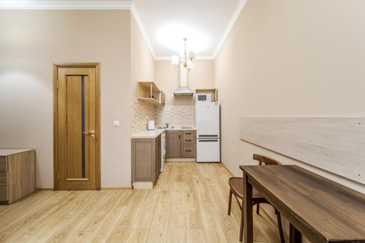 Apartment On Stavropihiiska Street 1 ลวีฟ ภายนอก รูปภาพ