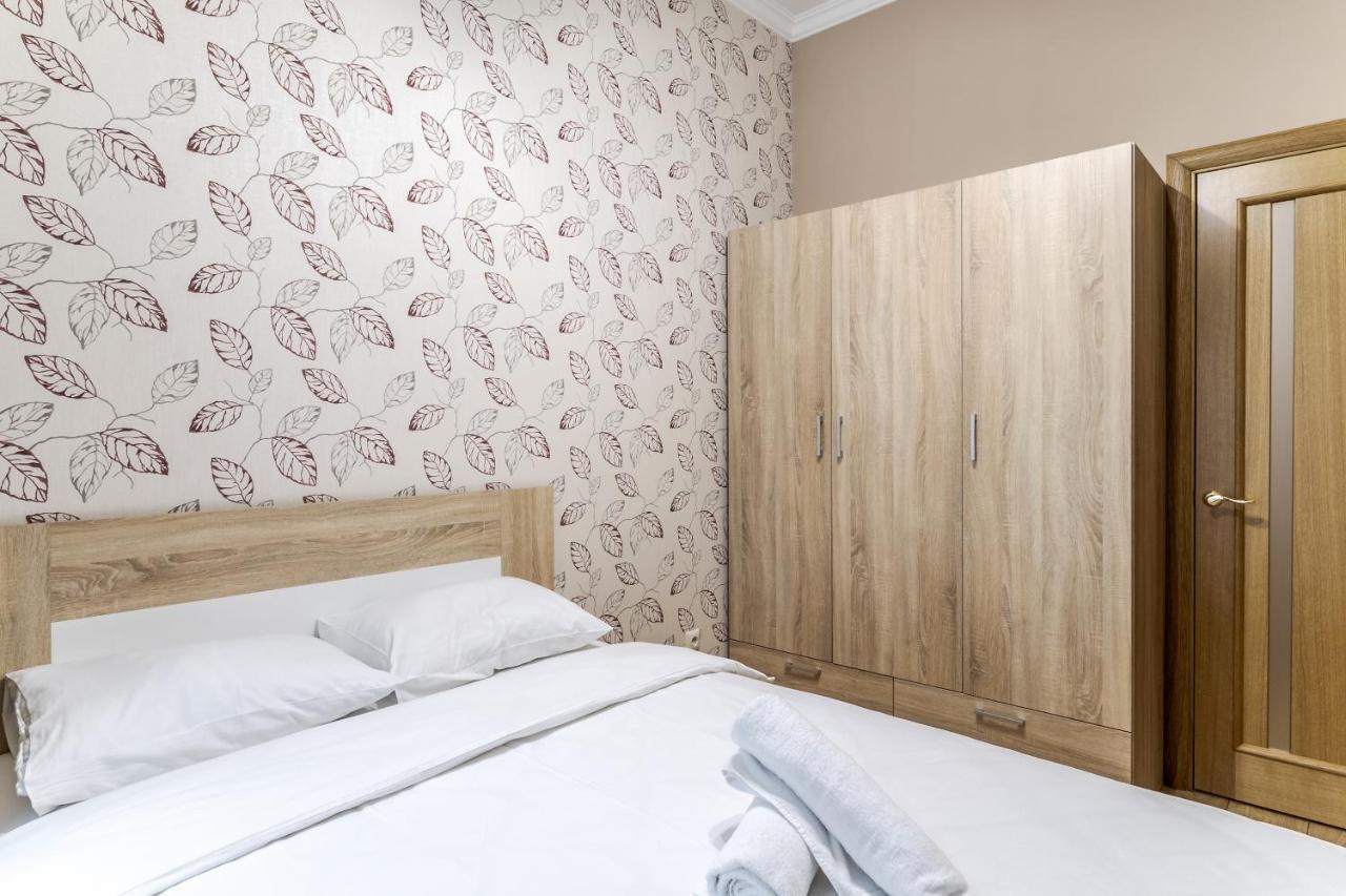 Apartment On Stavropihiiska Street 1 ลวีฟ ภายนอก รูปภาพ